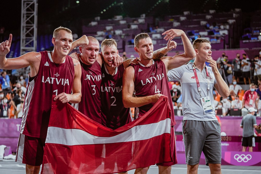 Trijulių krepšinio olimpiniais čempionais tapo latviai (FIBA nuotr.)