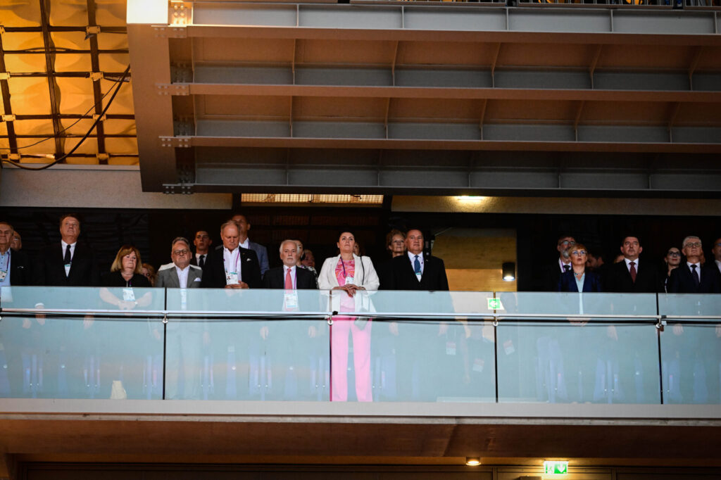 Atidarymo ceremonijoje dalyvavo ir LTOK prezidentė Daina Gudzinevičiūtė (centre).